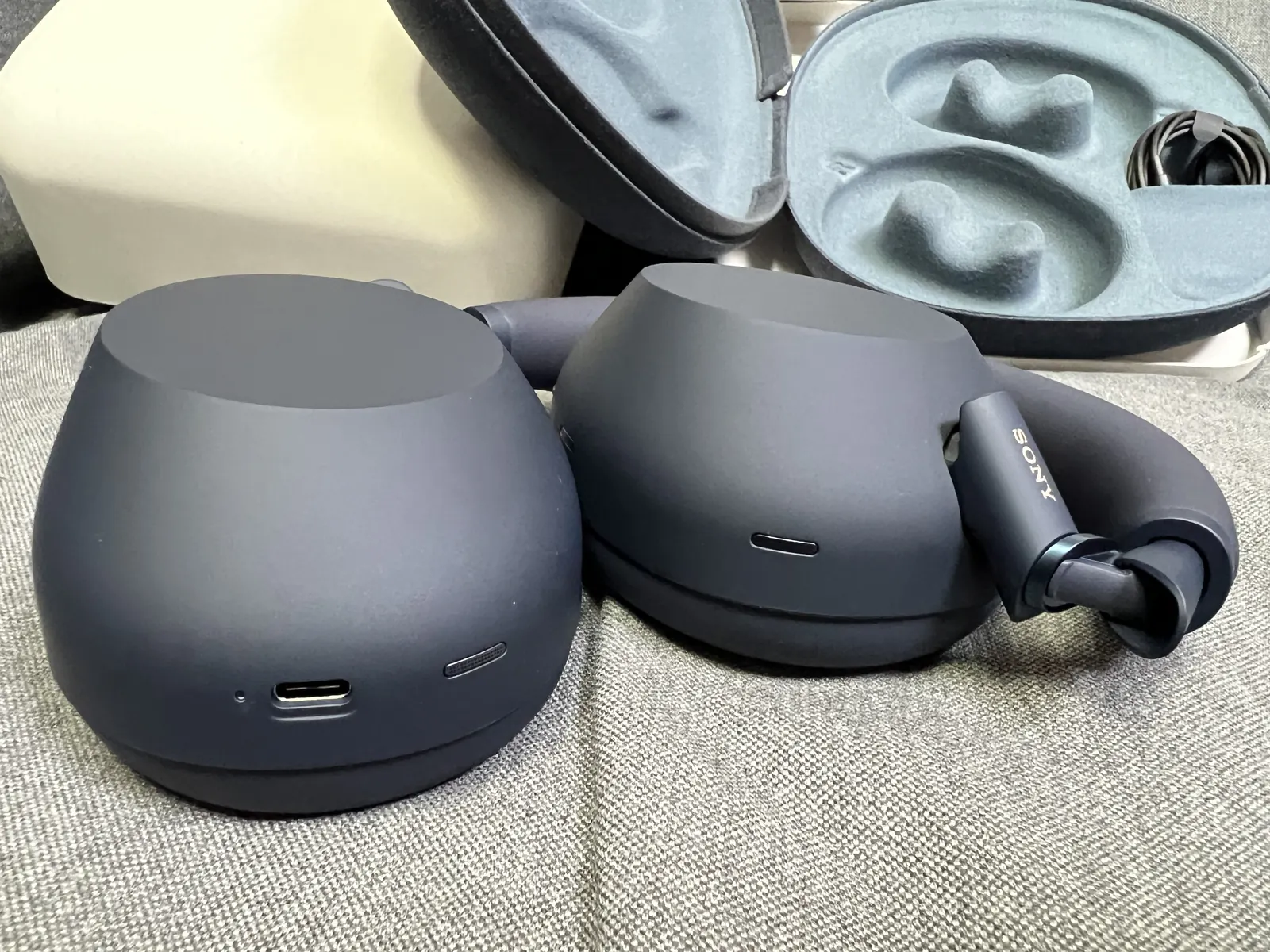 SONY WH-1000XM6 USB-C 充電接孔 SONY WH-1000XM6 USB-C 充電接孔